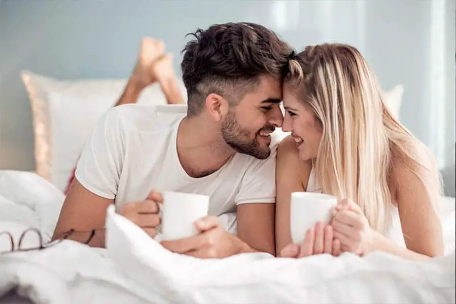 7 Obvious Signs He Likes You